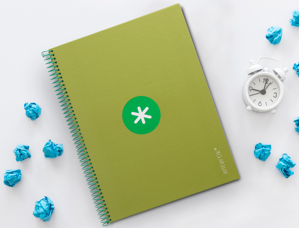 ANTARTIK - Cuaderno espiral liderpapel A4 micro tapa forrada 80h 90 gr cuadro 5mm 1 banda 4 taladros verde (Ref. KB22)