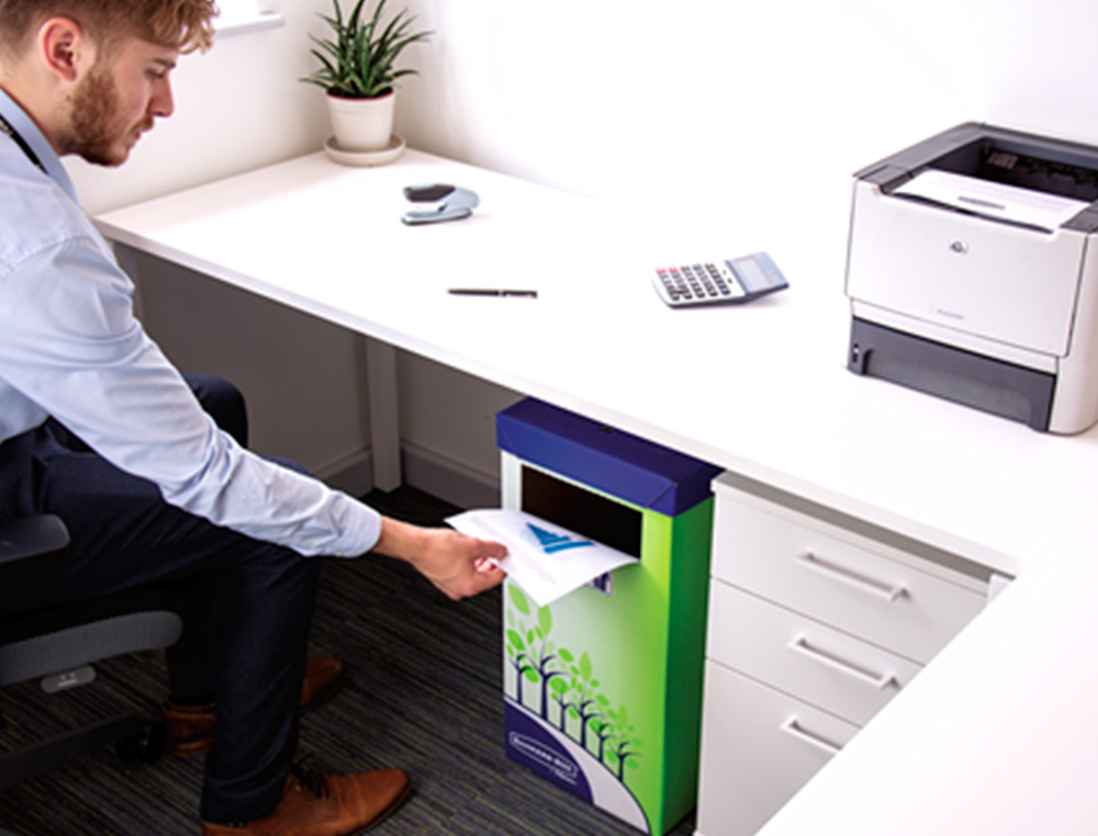 FELLOWES - Contenedor papelera reciclaje carton doble 100% reciclado montaje manual entrada superior 69 litros (Ref. 8049202)