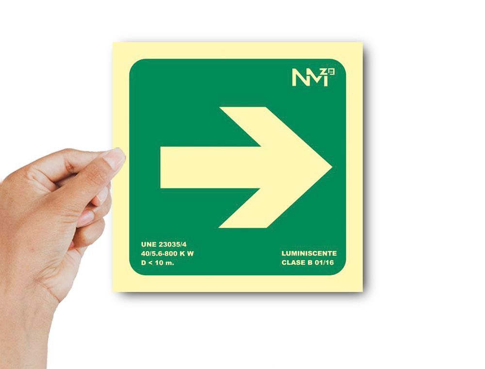 ARCHIVO 2000 - Pictograma flecha derecha pvc verde luminiscente 224x224 mm (Ref. 6170-10HD VE)