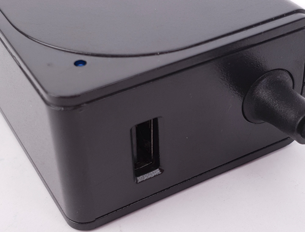 NGS - Adaptador de corriente automatic 45w con 8 adaptadores y salida usb 2a (Ref. W-45W)