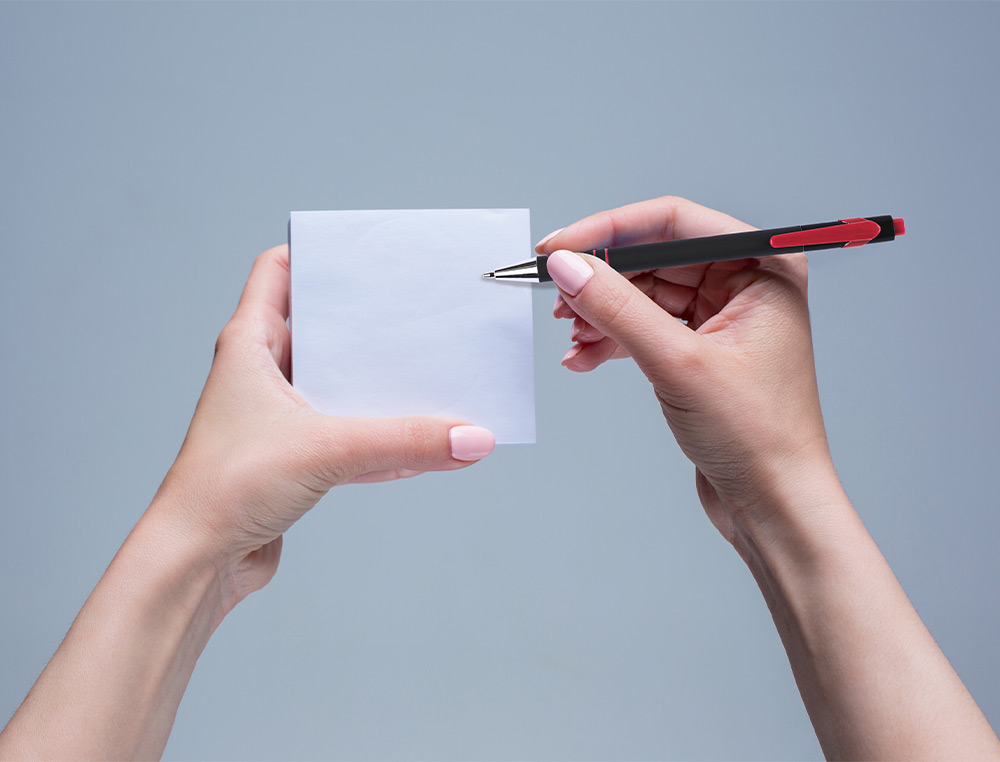 Q-CONNECT - Boligrafo retractil con grip 0,7 mm color rojo (Ref. KF00671)