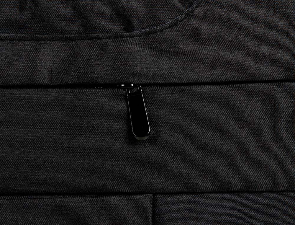 Q-CONNECT - Maletin para portatil 15,6\" con asas retractiles cremallera 3 bolsillos exteriores negro (Ref. KF17241)