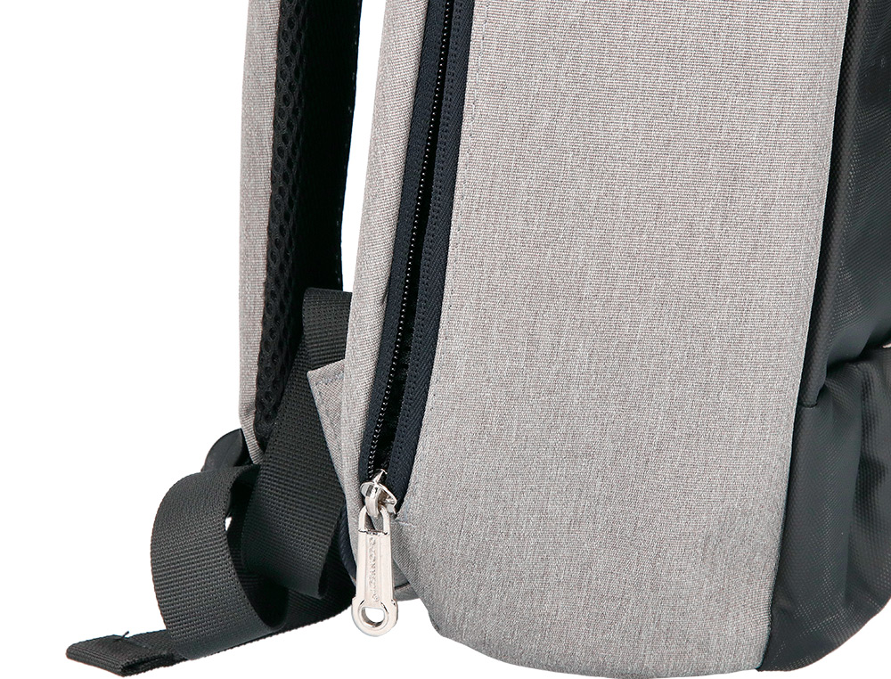Q-CONNECT - Mochila para portatil 18\" negra / gris poliester impermeable 460x170x310 mm (Ref. KF17990)