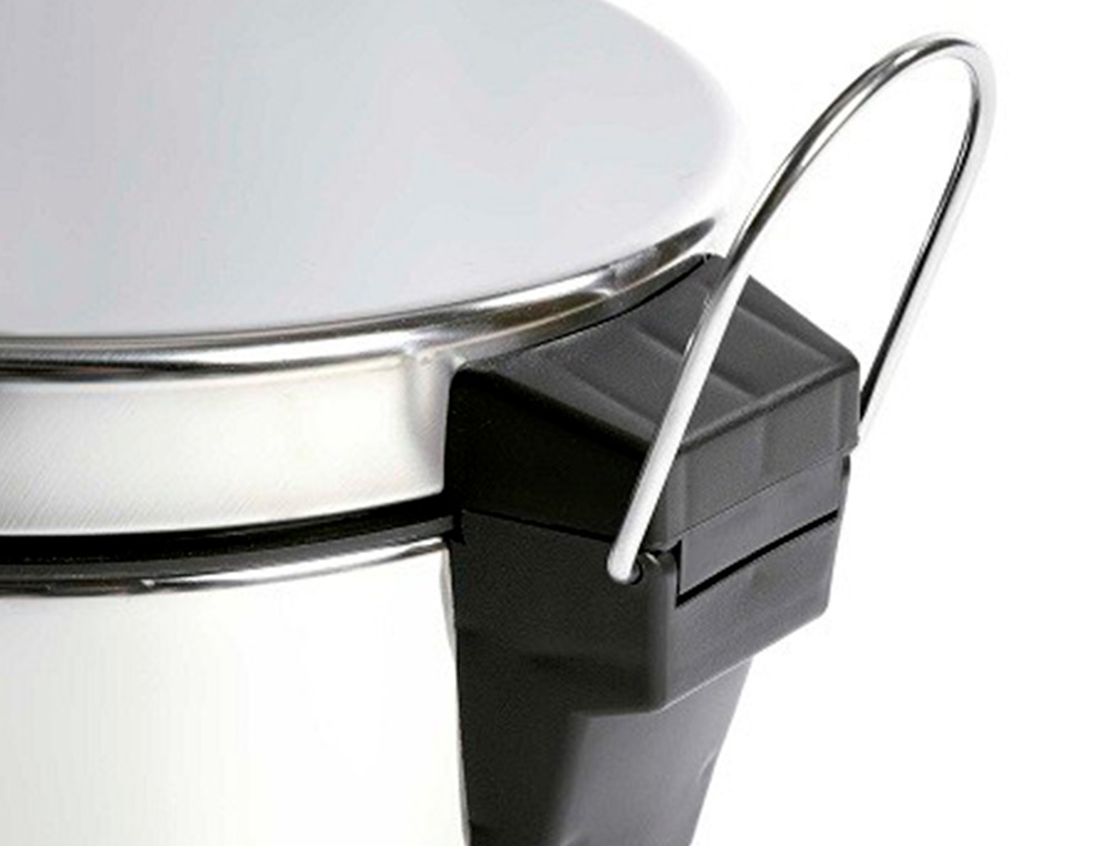 Q-CONNECT - Papelera metalica con pedal cromada 43x29cm capacidad 20 litros (Ref. KF11293)