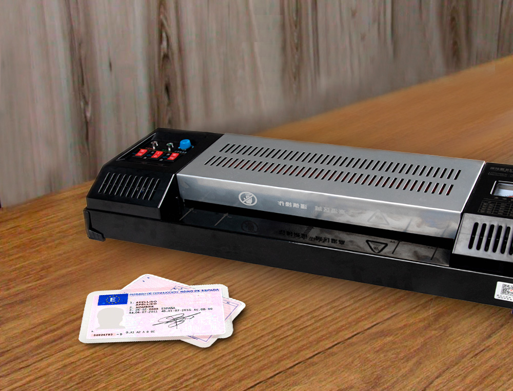 Q-CONNECT - Plastificadora kf16918 profesional rugerizada caliente din a3 cuatro rodillos hasta 200 micras (Ref. KF16918)