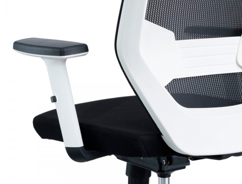 ROCADA - Silla de oficina con brazos regulables y respaldo malla negro tapizada en tela ignifuga negro color blanco (Ref. 908W-4)