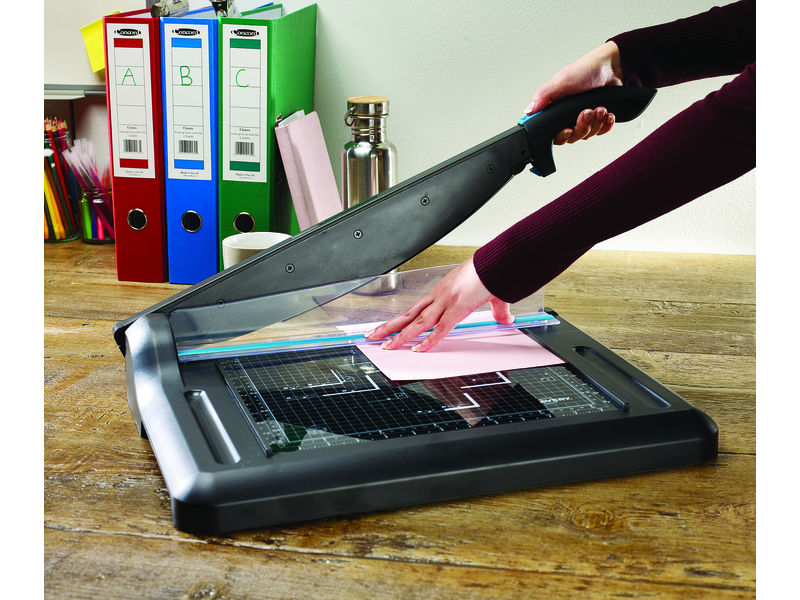AVERY - Cizallas de palanca Office guillotines A3 Capacidad 15 hojas 710X340X110 2,8 Kg (Ref.GUA3)