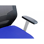 ROCADA - Silla de oficina con brazos regulables y respaldo malla negro tapizada en tela ignifuga azul color blanco (Ref. 908W-3)